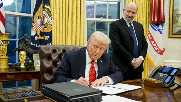 Iowa DOT Pauses Electric Vehicle Infrastructure After Trump Freezes Federal Funding