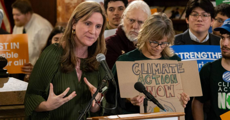 Illinois Lawmakers Debate New Renewable Energy Initiatives