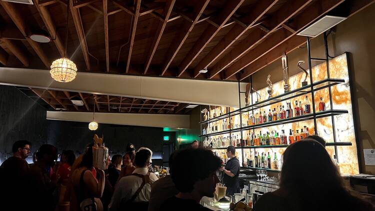 Cocktail Bars in Los Angeles with Good Music: Good Neighbor Bar in Altadena