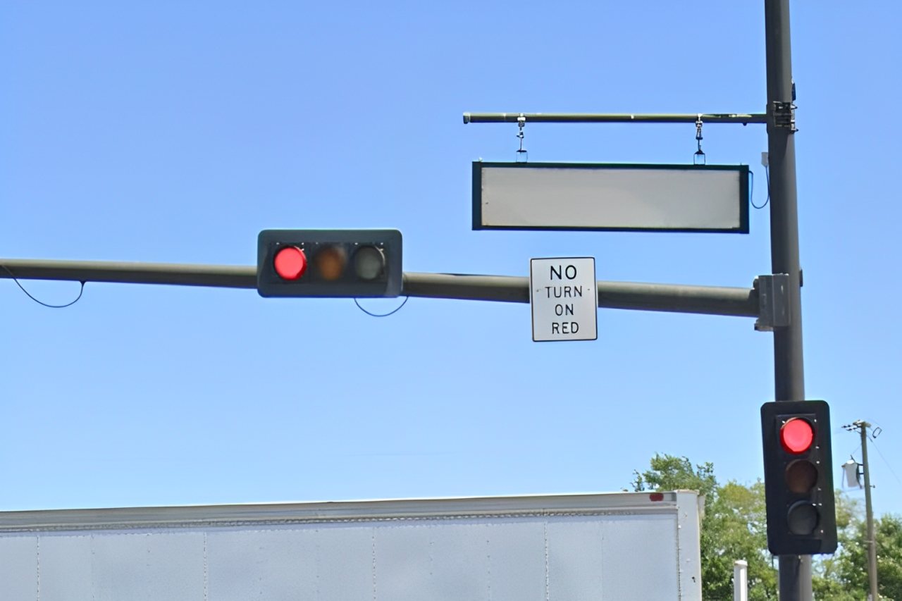 Maryland New Rule for Right Turns at Red Lights: What Drivers Need to Know?