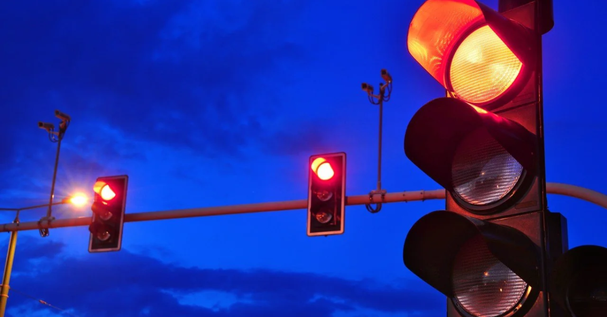 Arkansas'a New Rule on Right Turns at Red Lights: Everything Drivers Need to Know!