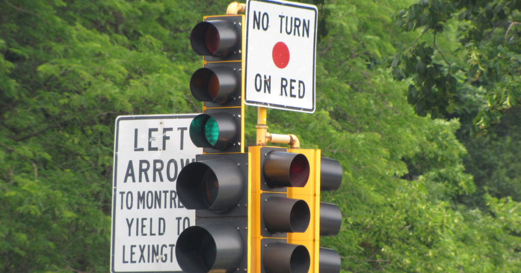 Utah's New Law Regarding Right Turns at Red Lights: All the Information Drivers Need!