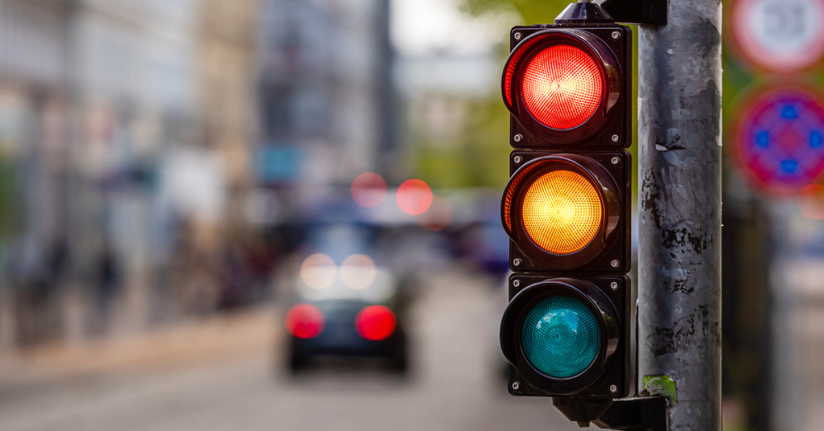 Montana’s Latest Driving Law: Right Turns at Red Lights Now Have New Rules!