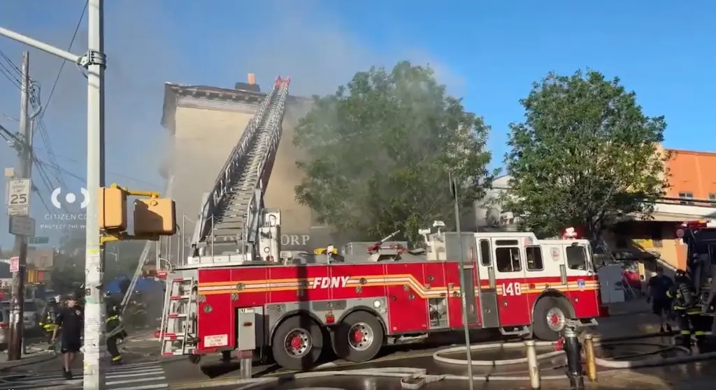 Shocking Death in Brooklyn Fire: FDNY Ladder Breaks Under Man’s Weight