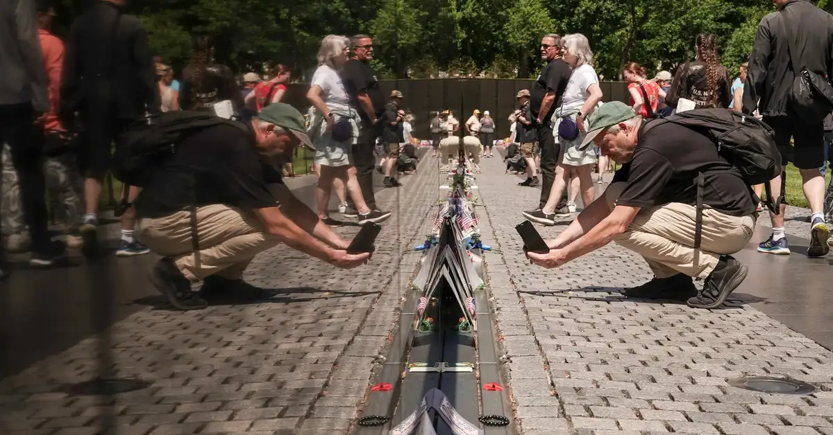 US Memorial Day 2025: Store Openings and Closures Affect Shopping and Services Nationwide