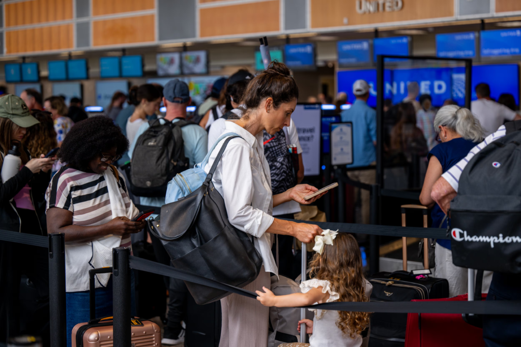 TSA Issues Important Alert on Mobile Phones and Sensitive Info for Travelers