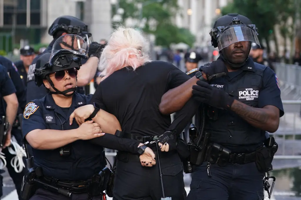 45+ Arrests in NYC as Anti-ICE Protesters Flood Streets in Unprecedented Chaos