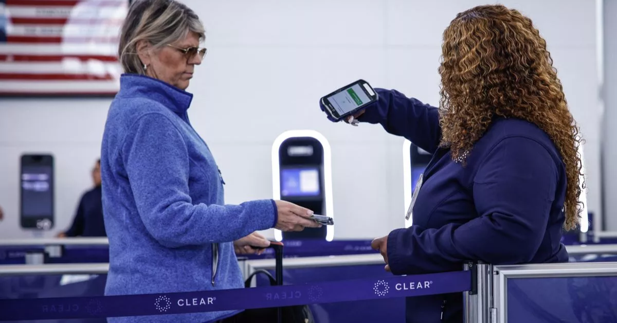 TSA Issues Important Alert on Mobile Phones and Sensitive Info for Travelers